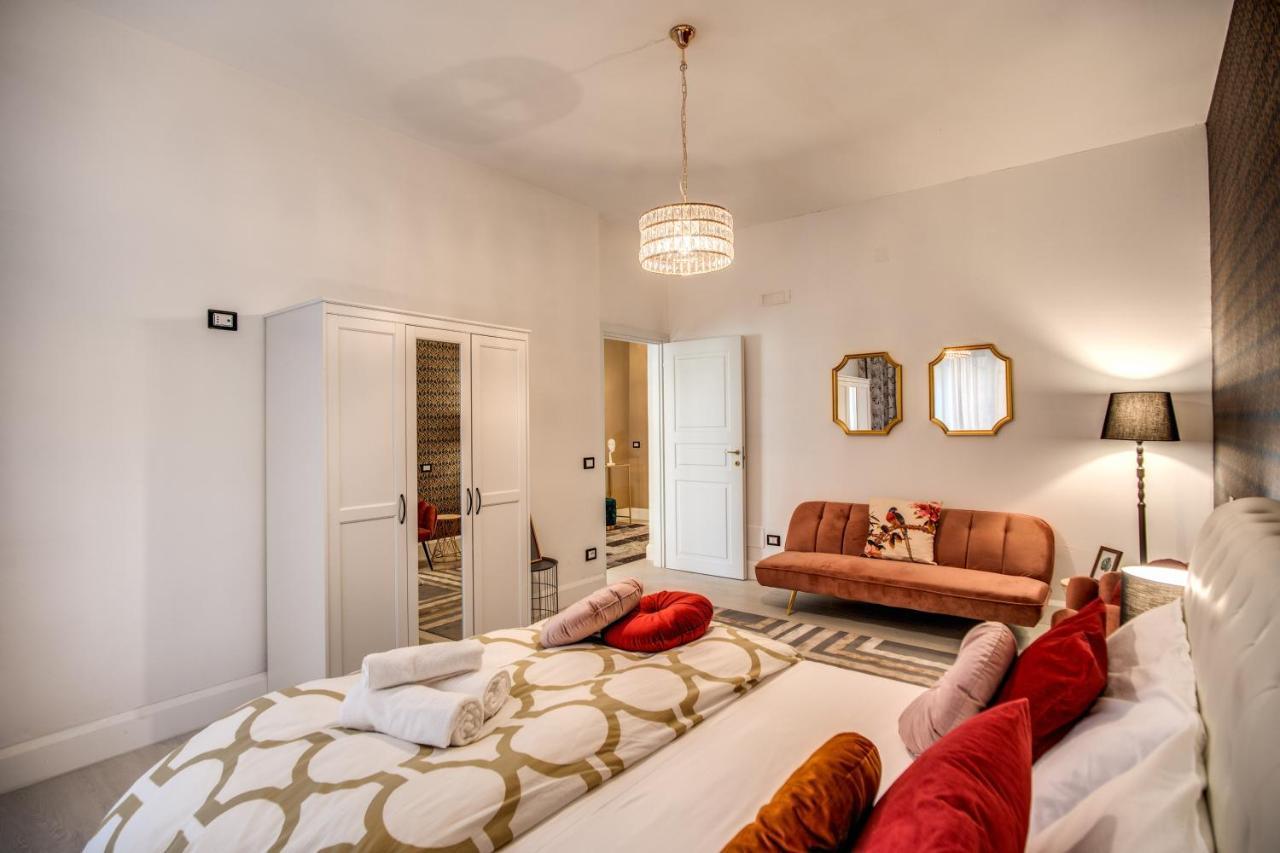 Aweshomeitaly - White Mirrors Apartment Pisa Bagian luar foto