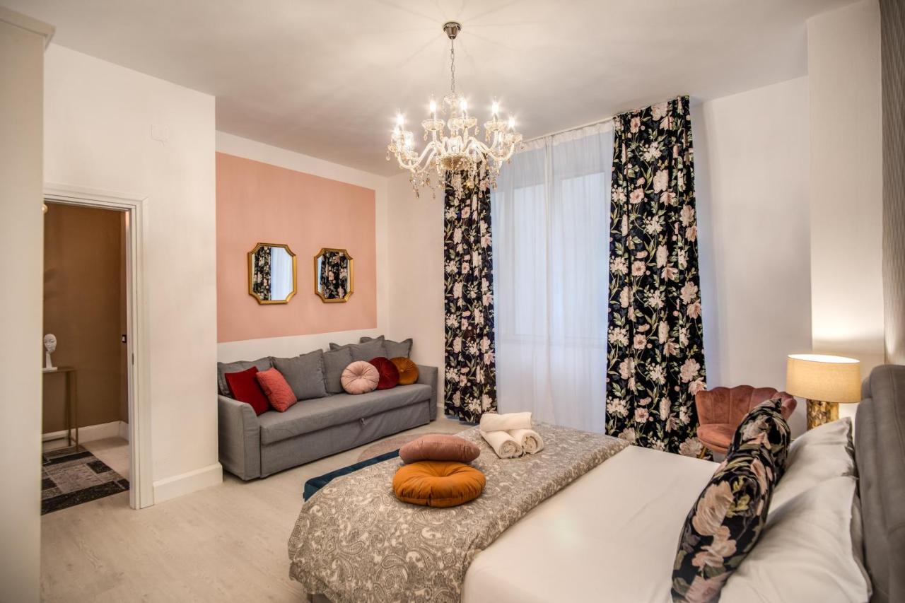 Aweshomeitaly - White Mirrors Apartment Pisa Bagian luar foto