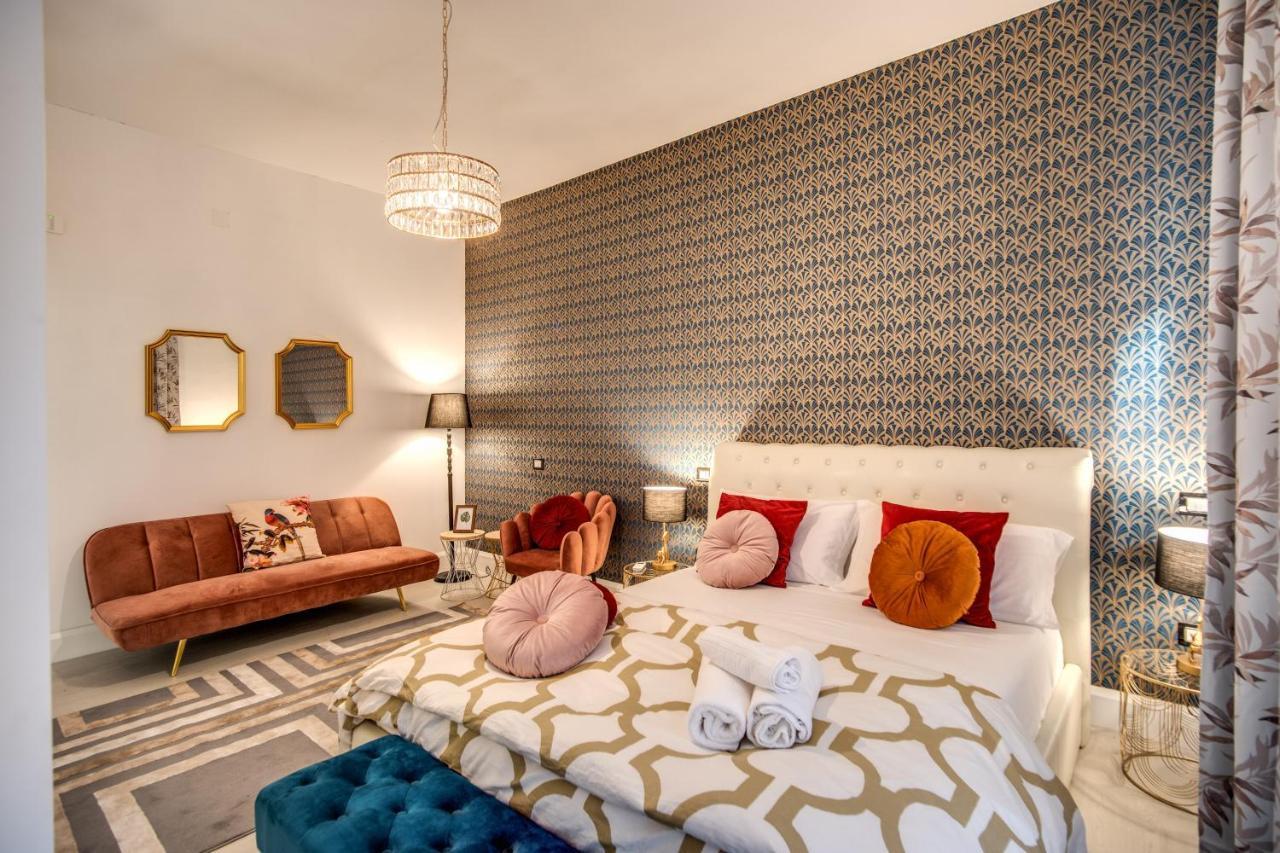 Aweshomeitaly - White Mirrors Apartment Pisa Bagian luar foto