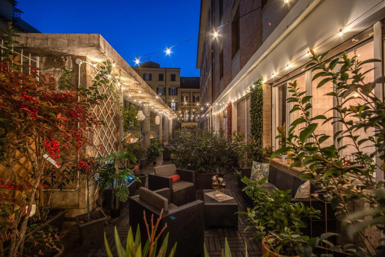 Aweshomeitaly - White Mirrors Apartment Pisa Bagian luar foto