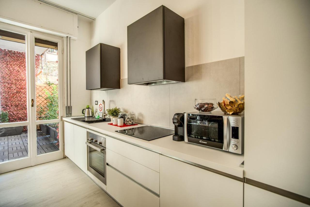 Aweshomeitaly - White Mirrors Apartment Pisa Bagian luar foto