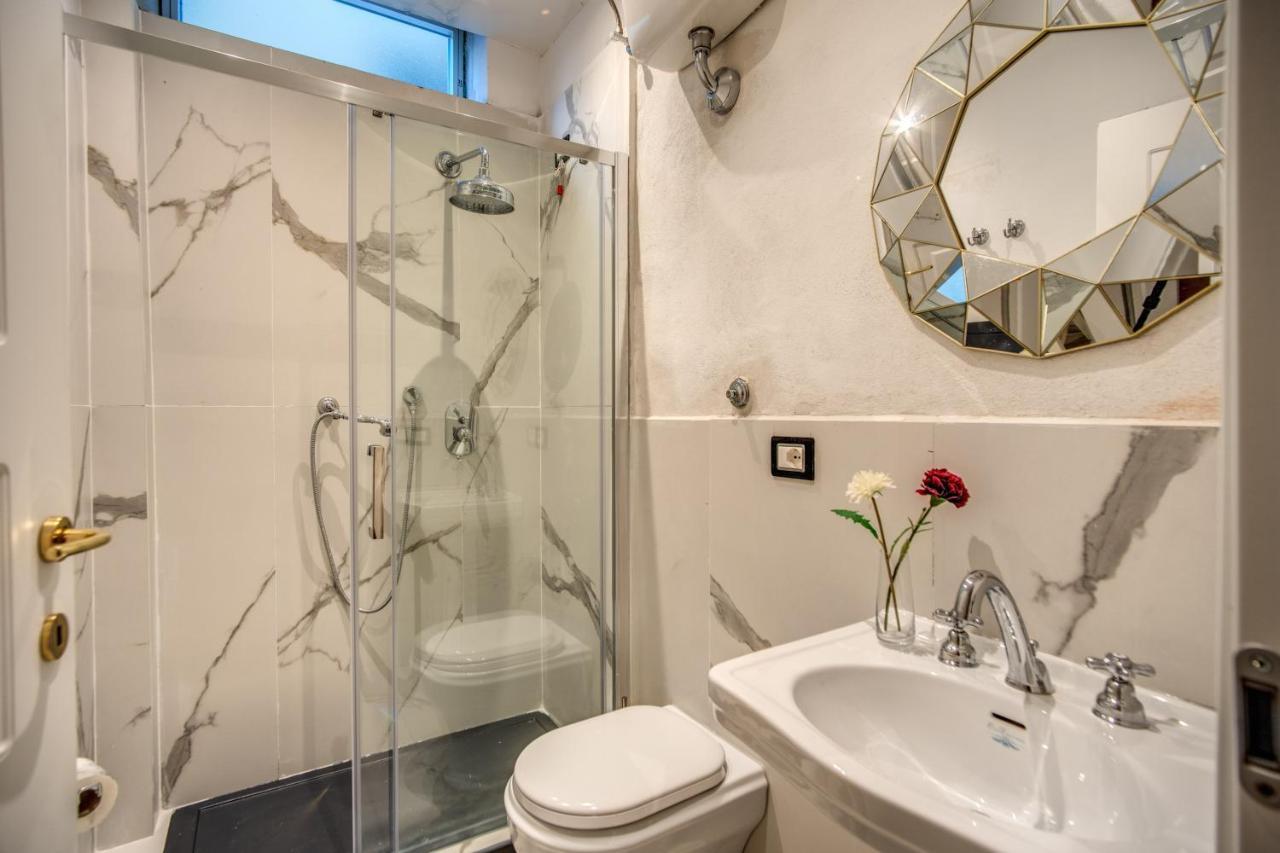 Aweshomeitaly - White Mirrors Apartment Pisa Bagian luar foto
