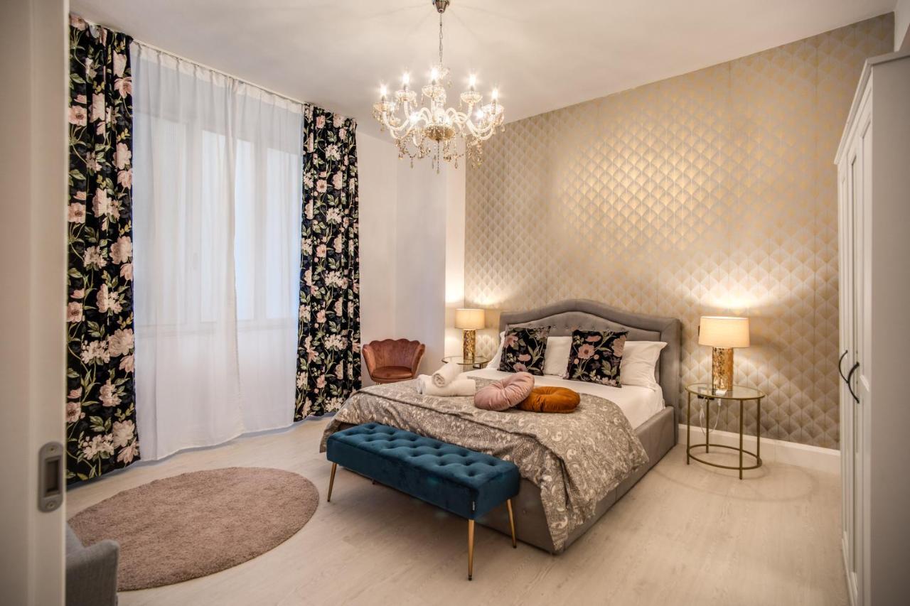 Aweshomeitaly - White Mirrors Apartment Pisa Bagian luar foto