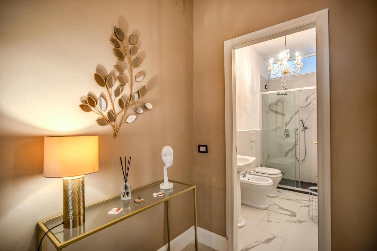 Aweshomeitaly - White Mirrors Apartment Pisa Bagian luar foto